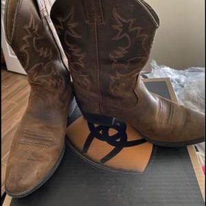 Brown boots size 5